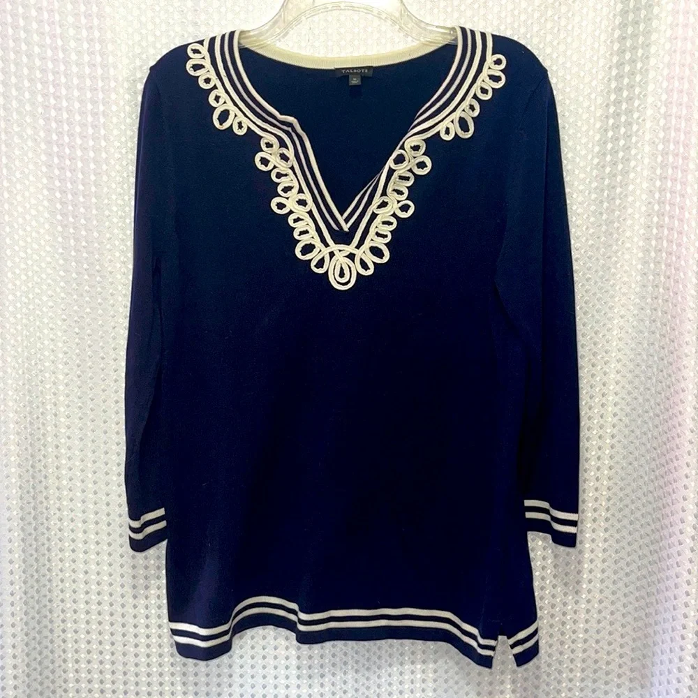 Talbots Medium Navy Blue V Neck White Embroidered Long Sleeve Slit Blouse EUC - Picture 1 of 5